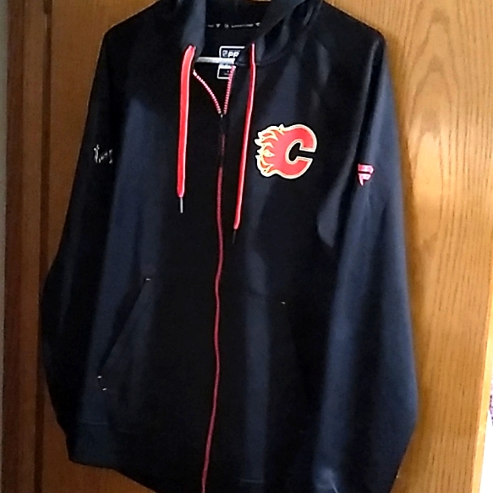 Calgary Flames zip up hoodie